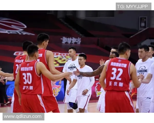 东莞银行迎战青岛国信双星争夺篮球赛季精彩胜利之战