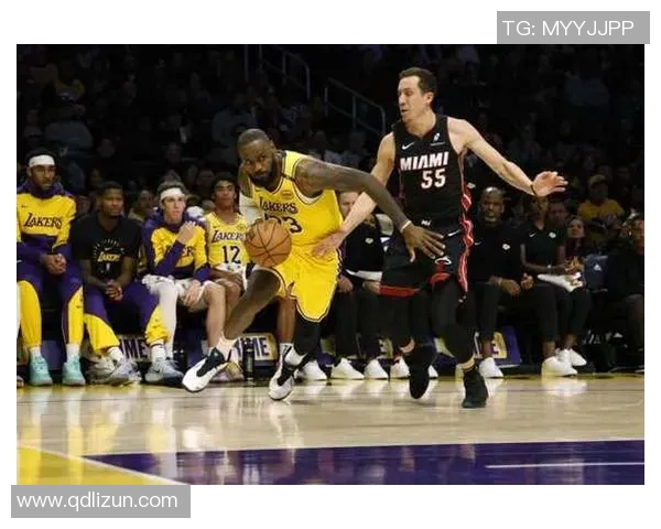 湖人对阵热火第二场精彩瞬间回顾与图集分享 湖人对阵热火第二场精彩瞬间回顾与图集分享